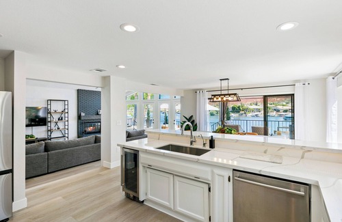 Canyon Lake House | Lake Front - Luxury - Views - Hot Tub