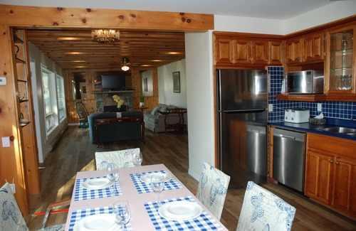 Madawaska Valley House | Lake front newly renovated house
