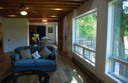 Madawaska Valley House | Lake front newly renovated house
