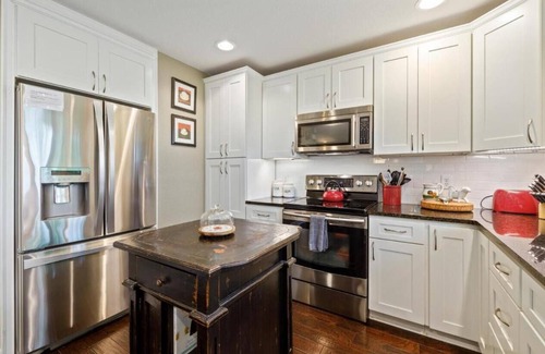 Bella Vista House | Lake front - Newly renovated - Gorgeous Views - Close to trails!