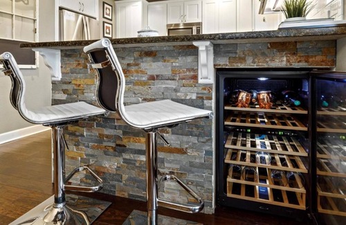 Bella Vista House | Lake front - Newly renovated - Gorgeous Views - Close to trails!