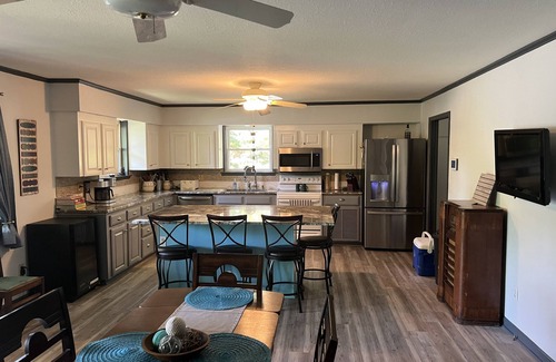 Jones Mills House | Lake front property with cabana on Lake Catherine. 20 minutes from Casino.