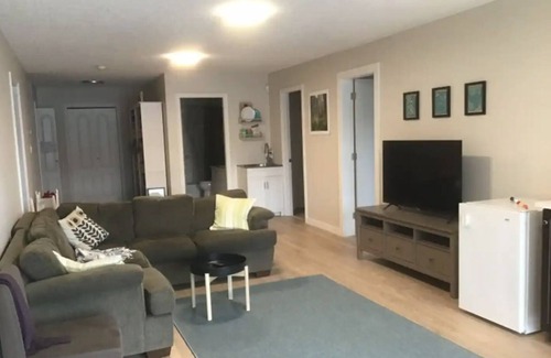 Langford House | Lake Front Retreat 10 miles from downtown Victoria and close to all amenities