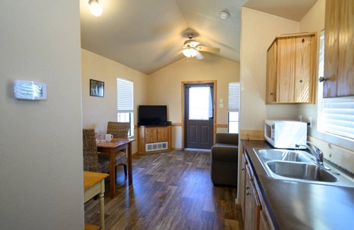 Lake Village Cabin | Lake front retreat on Lake Chicot!