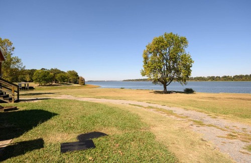 Lake Village Cabin | Lake front retreat on Lake Chicot!