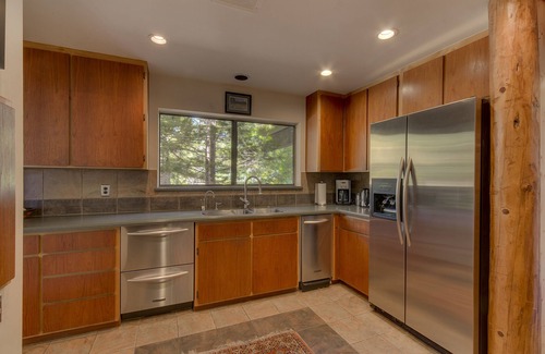 Tahoe Vista House | Lake Front Retreat With Your Private Beach & Hot Tub