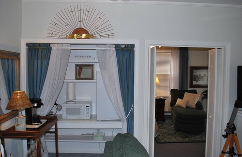 Glasgow Apartment | Lake front, Romantic Honeymoon Getaway.