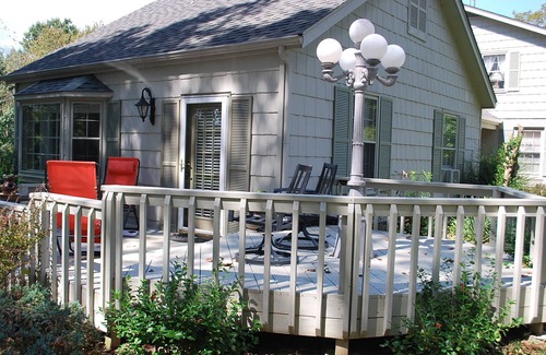 Glasgow Apartment | Lake front, Romantic Honeymoon Getaway.