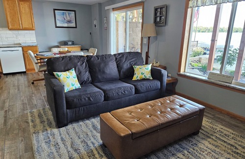 Kasota House | Lake front unit, Sleeps 6, great for families, crafting or fishing - lower level