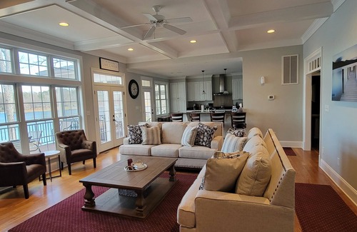 Bumpass House | Lake Front Views 🔹 Boathouse 🔹 FirePit🔹 Private Beach 🔹 Theater Room