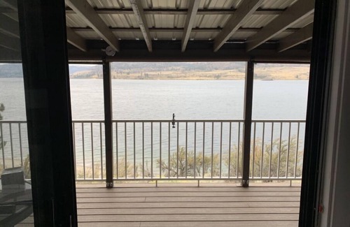 Davenport House | Lake Front with boat parking and easy access to the beach and marina