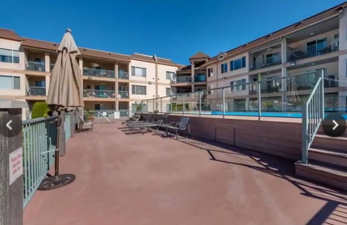 Sicamous Condo | Lake front with boatslip