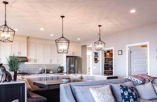 Central Alberta House | Lake Front with gorgeous views, close to home!