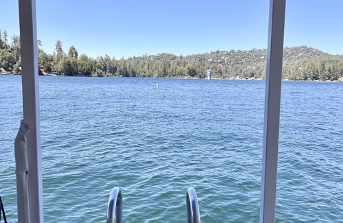 Cedar Glen House | LAKE FRONT with VIEWS, private DOCK & AC