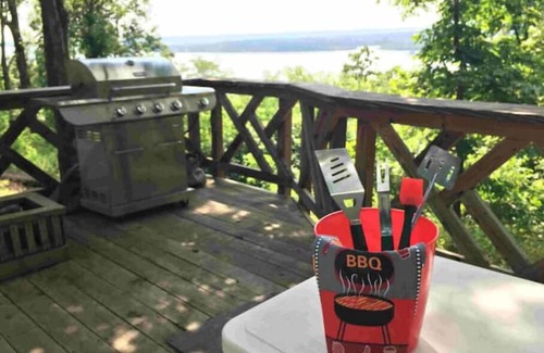 Hulbert House | Lake Ft. Gibson Getaway