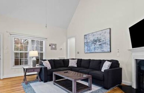 Timber Creek House | Lake Gaston 4BR Lake House