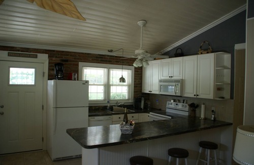 Littleton Cottage | Lake Gaston Waterfront Cottage