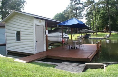 Littleton Cottage | Lake Gaston Waterfront Cottage