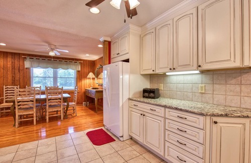 Lake Junaluska House | Lake Gem W/Water Views, Free WiFi, Full Kitchen, Screened-In Deck & More