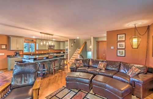 Lake Geneva House | Lake Geneva Getaway w/Fire Pit: Near Golf