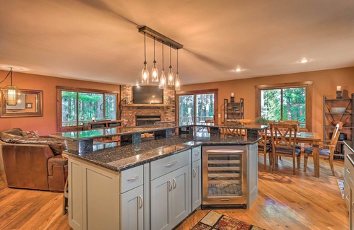 Lake Geneva House | Lake Geneva Getaway w/Fire Pit: Near Golf