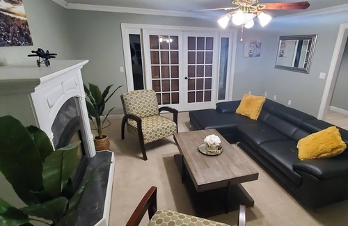 Queensbury House | Lake george get away close to saratoga and the adirondack
