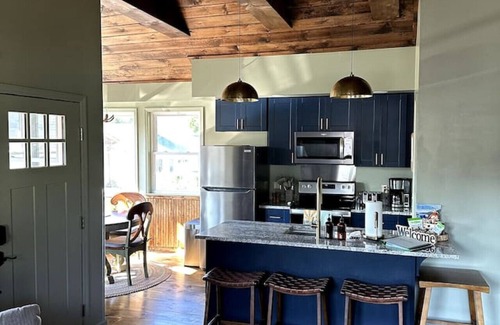 Lake George Cabin | Lake George Luxury Cabin (2 bed/2 bath)