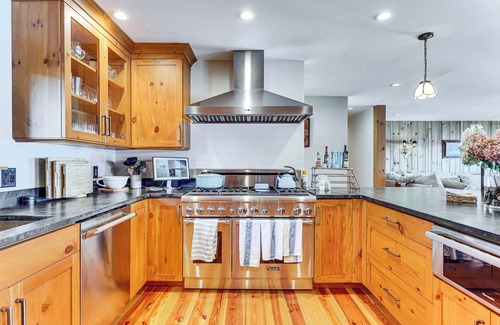 Cleverdale House | Lake George Retreat w/Dock + Game Room!