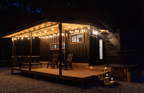 Cullowhee Cabin | Lake Glenville Shipping Container w/Rooftop Deck!