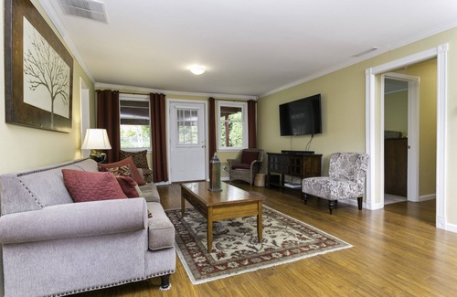 Bellingham House | Lake, Golf, Biking close to WWU & downtown