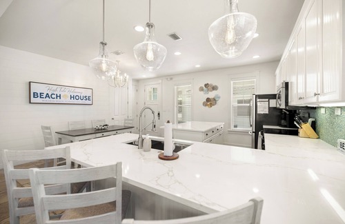 Laurel Grove House | LAKE/GOLF COURSE, screened porch~ Golf Cart~ FREE Activities~ Pool, HotTub
