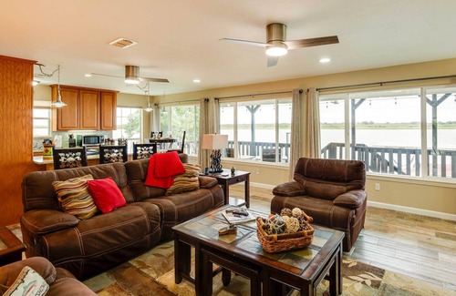 Dennis House | Lake Granbury Fishing Escape w/Dock & Kayaks!