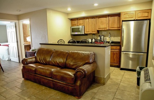 Lake Placid Apartment | Lake Grassy Inn & Suites