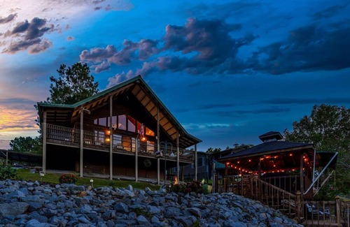 Waterloo House | Lake Greenwood Waterfront Paradise w wrap around porches, dock/ramp & Hot Tub