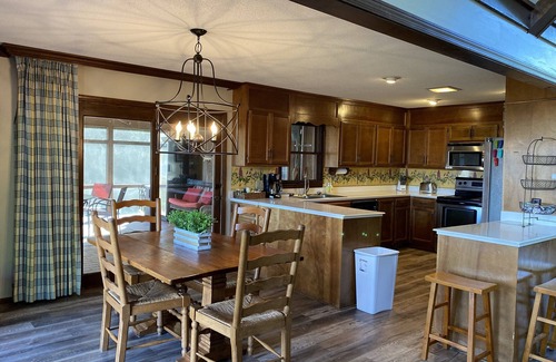 Groveoak House | Lake Guntersville beautiful view just off main channel.