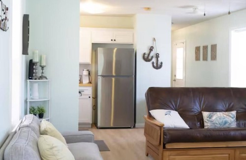 Valley House | Lake Harding Getaway-Near Auburn & Ft. Benning-Private Dock-3mi to Everything!