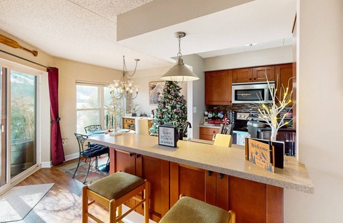 Lake Harmony Condo | Lake Harmony Retreat – Stunning views of the lake and the ski slope