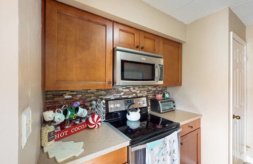 Lake Harmony Condo | Lake Harmony Retreat – Stunning views of the lake and the ski slope