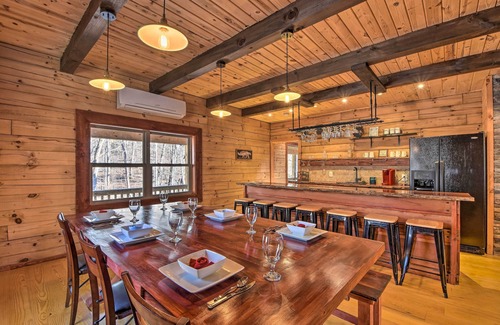 Westminster Cabin | Lake Hartwell Area Cabin w/Community Pool Access!