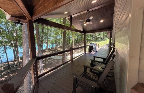 Townville House | Lake Hartwell, Deep Water, 20min from Clemson, Two Story Dock, Fire Pit