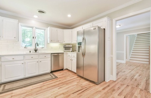 Lavonia Cabin | Lake Hartwell Escape: Dock, Kayaks & Game Room