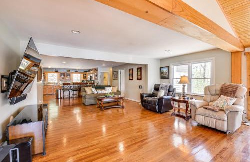 Westminster House | Lake Hartwell Haven with Boat Dock in Westminster!