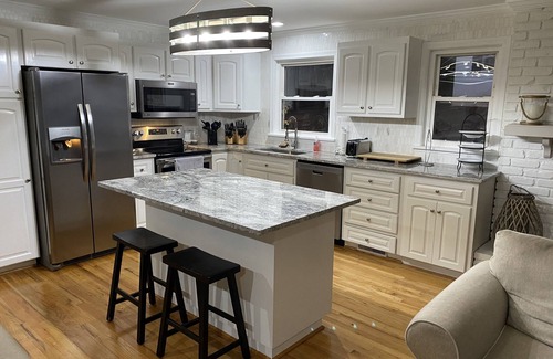 Anderson House | Lake Hartwell Home - Vacation, Clemson Football, or Weekend Getaway w/Boat Dock
