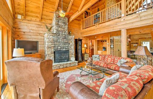 Martin House | Lake Hartwell Lodge with Dock, Theater and Hot Tub!