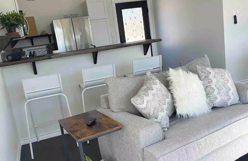 Canyon Lake House | Lake Haus Early Spring Rates