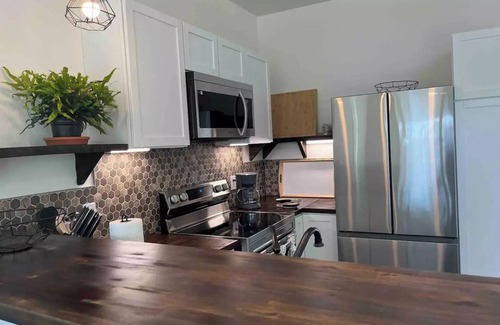 Canyon Lake House | Lake Haus Early Spring Rates