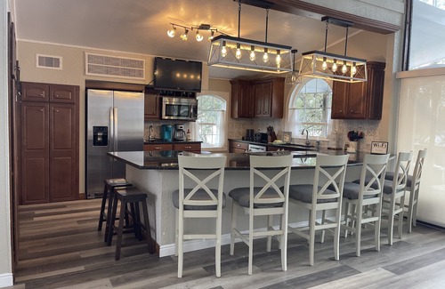Canyon Lake Cottage | LAKE HAUS- Lake front home! Direct access to Canyon Lake.