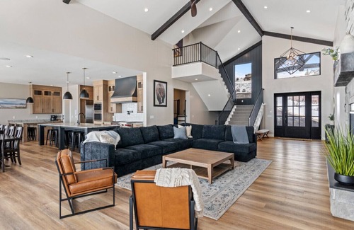 Fish Haven House | Lake Haven-11 Bedrooms - Sleeps 70+ - Indoor slide