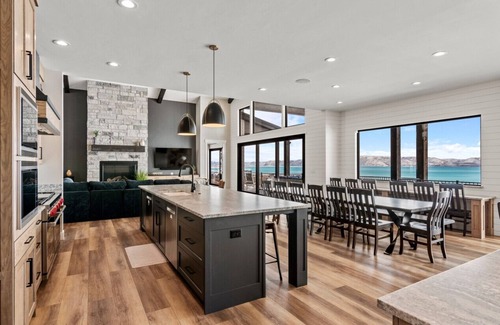 Fish Haven House | Lake Haven-11 Bedrooms - Sleeps 70+ - Indoor slide