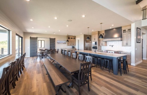 Fish Haven House | Lake Haven-11 Bedrooms - Sleeps 70+ - Indoor slide